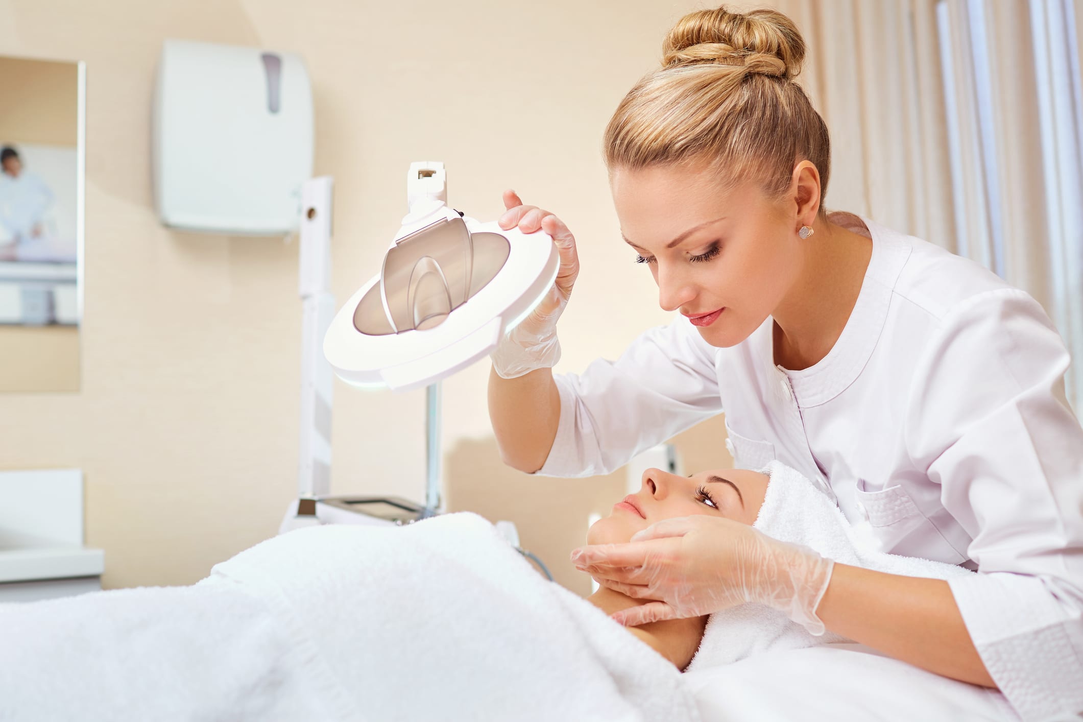 Dermatologist or Esthetician Whom Should You See? Laser & Mohs